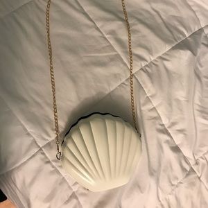 Shell purse